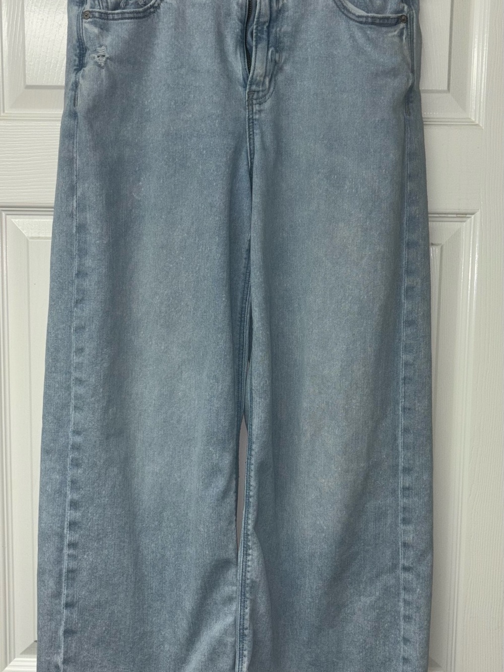 American Eagle Outfitters Light Wash Wide-Leg Jeans